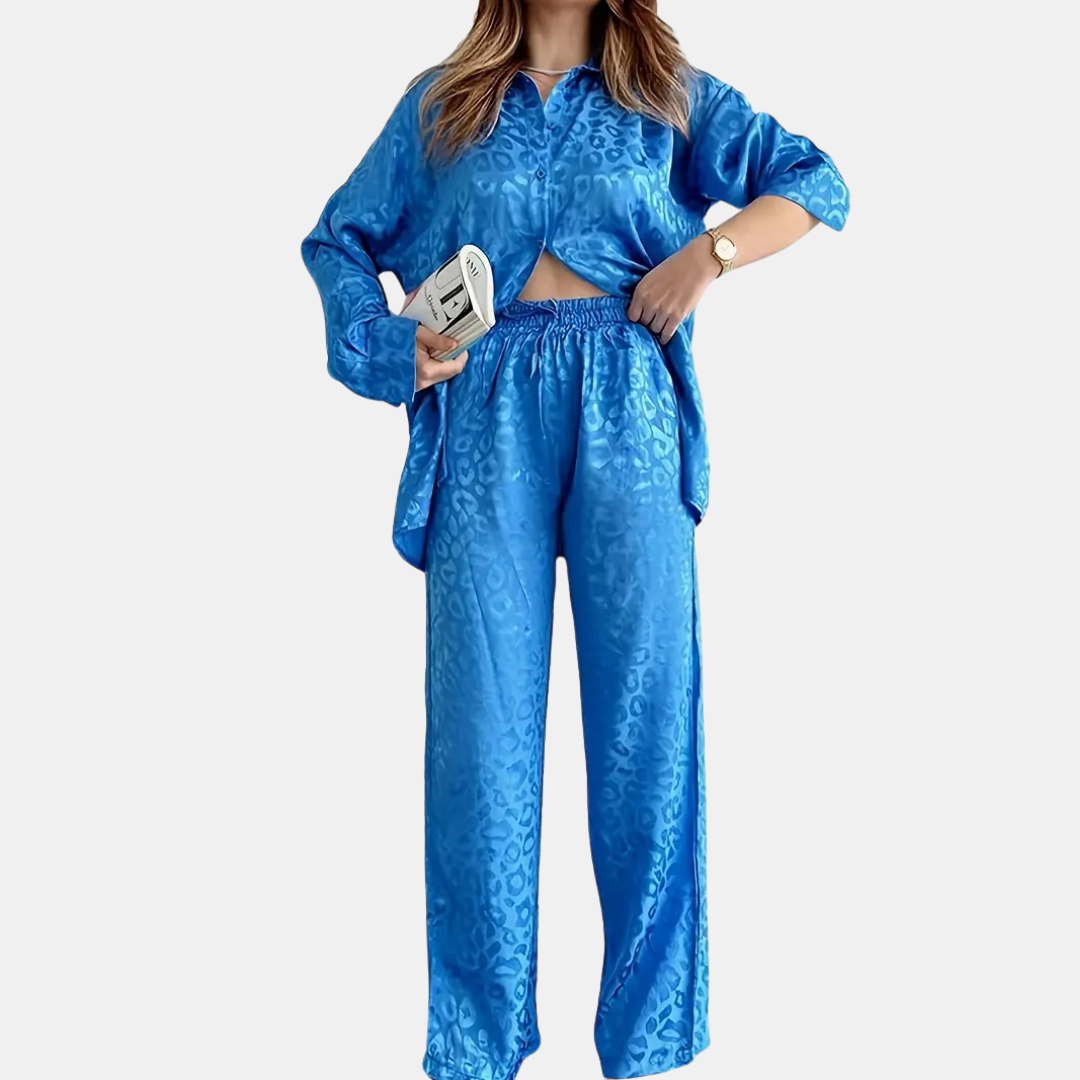 Elegante Satijnen Dames Pyjamaset – Blouse met Kraag & Wijde Pijpen Broek