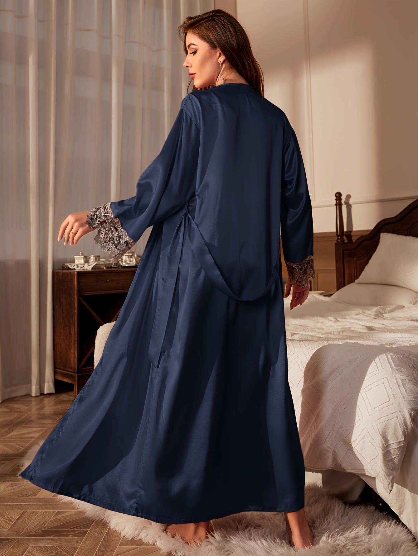 2-delige Satijnen Dames Set – Sexy V-Hals Camisole met Kantafwerking en Bijpassende Kimono
