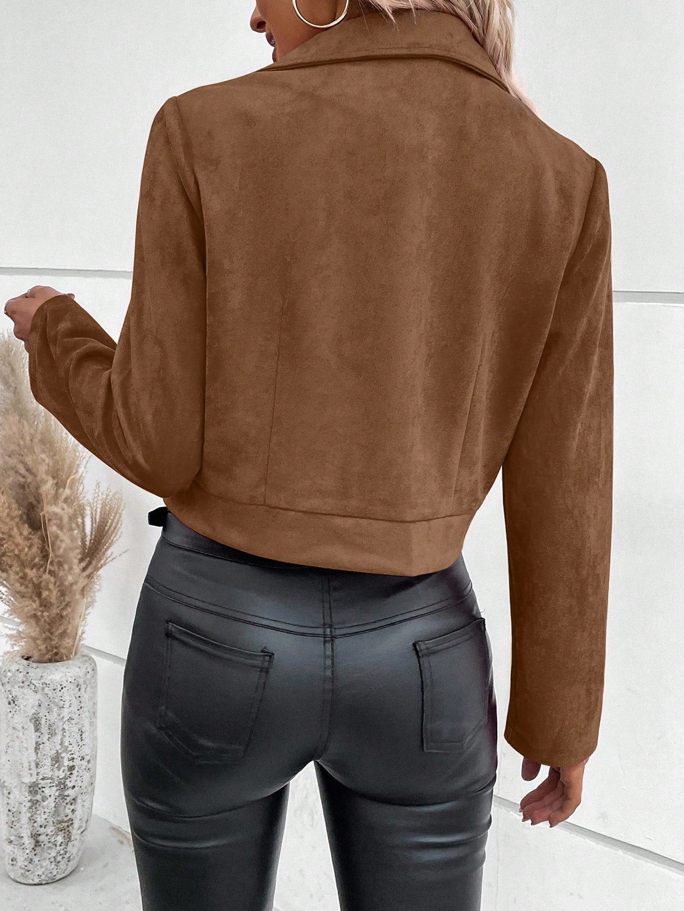 Elegante Suède Jas – Tijdloze Korte Damesjas met Slim Fit