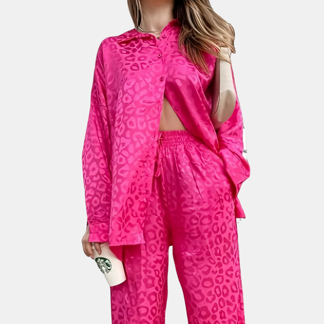 Elegante Satijnen Dames Pyjamaset – Blouse met Kraag & Wijde Pijpen Broek