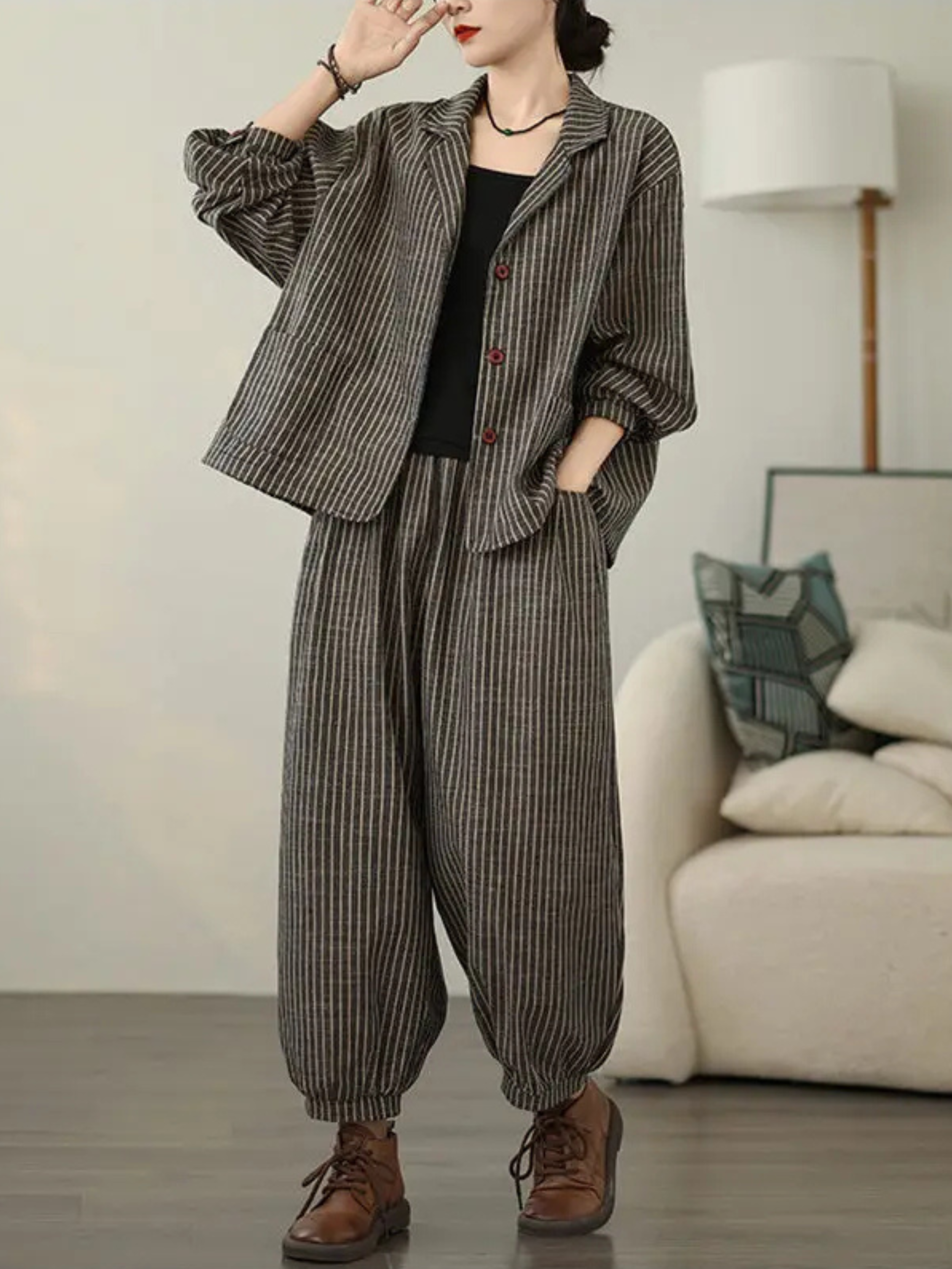 Stijlvolle Tweedelige Pinstripe Blazer & Wijd-Pijp Broek Set – Lichtgewicht Linnenmix voor Moeiteloze Dagelijkse Elegant