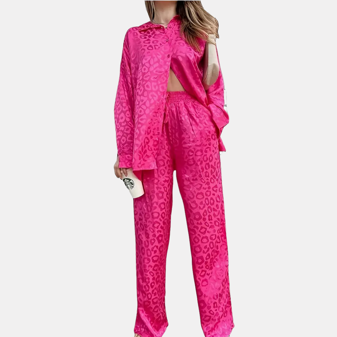 Elegante Satijnen Dames Pyjamaset – Blouse met Kraag & Wijde Pijpen Broek
