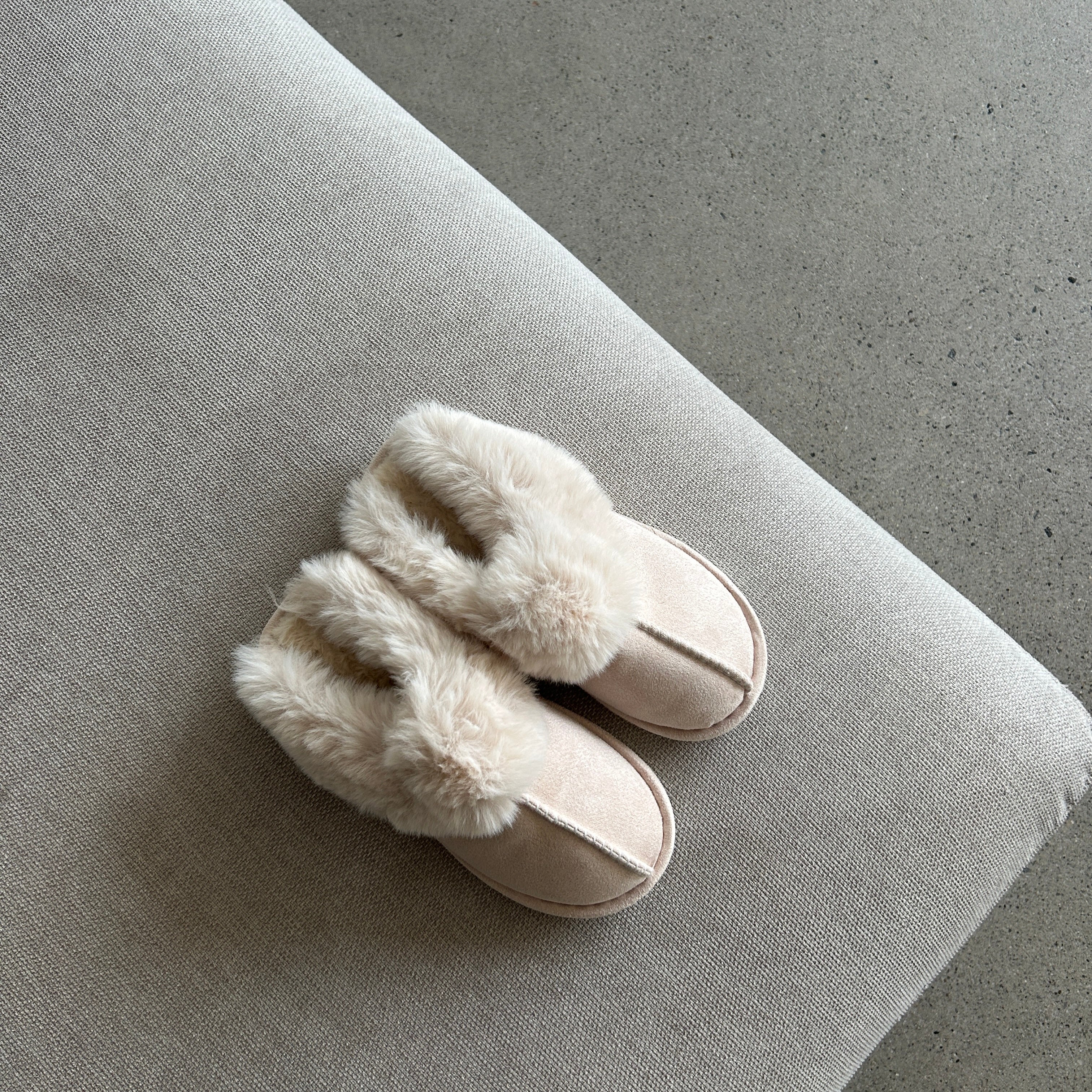 Comfy Slippers Dames – Warme & Fluffy Pantoffels met Zachte Voering