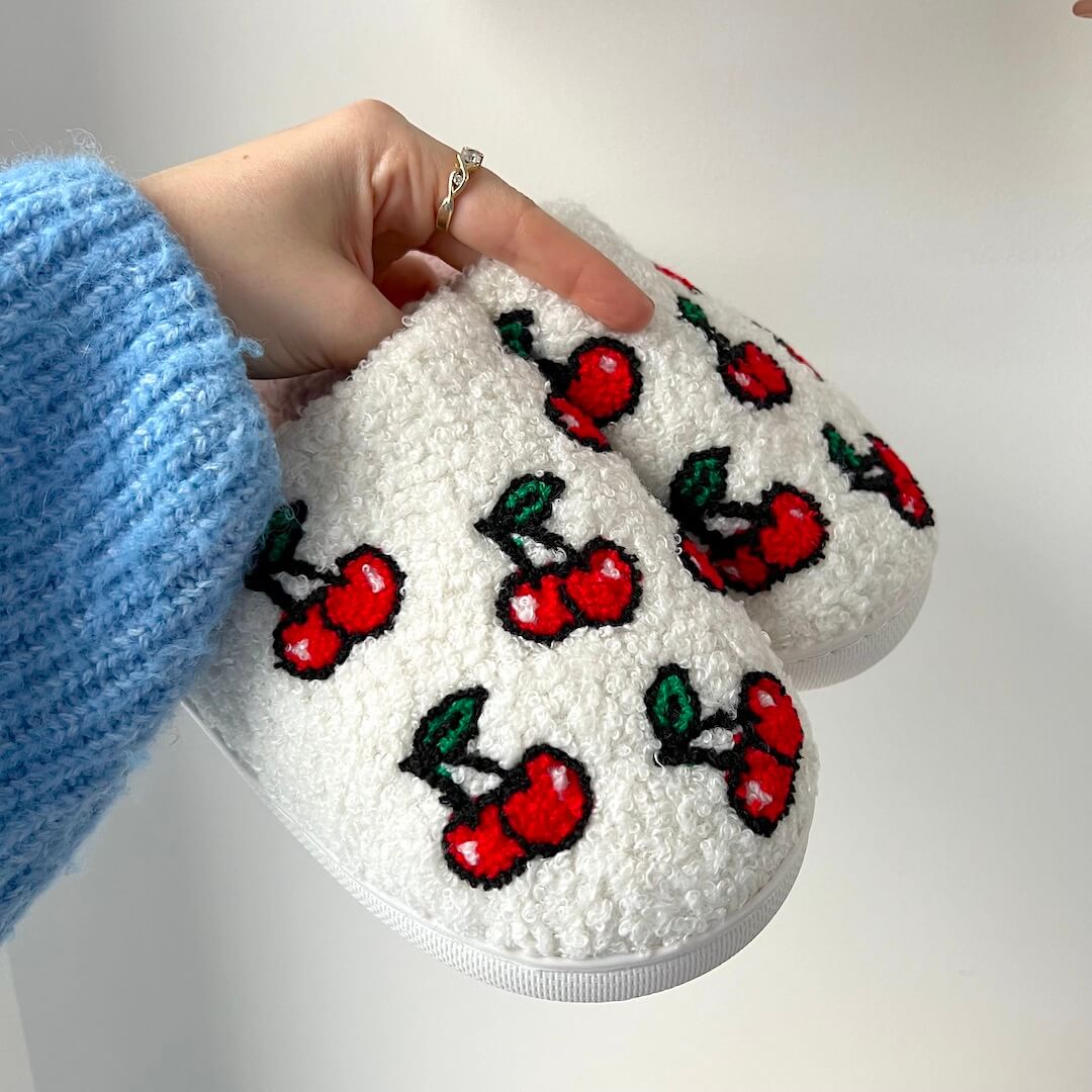 Warme & Zachte Dames Pantoffels met Fruitdesign – Antislip & Comfortabel