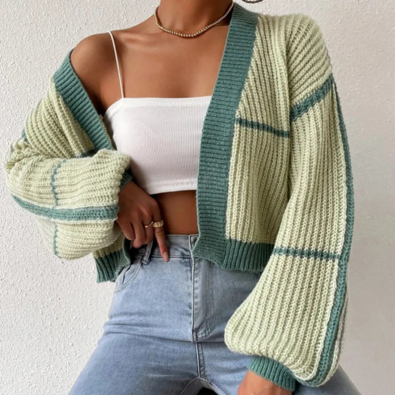 Cardigan – Zachte Gebreide Damestrui met Cropped Pasvorm & Ballonmouwen
