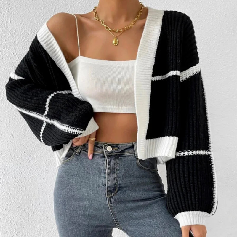 Cardigan – Zachte Gebreide Damestrui met Cropped Pasvorm & Ballonmouwen