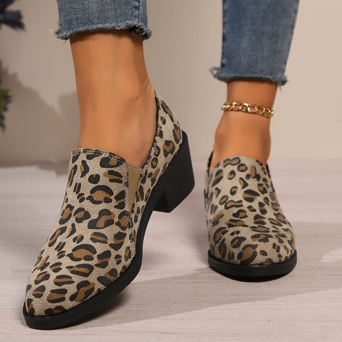 Dames Loafers met Luipaardprint – Stijlvolle Instapschoenen met Lage Blokhak en Comfortabel Leren Bovenwerk