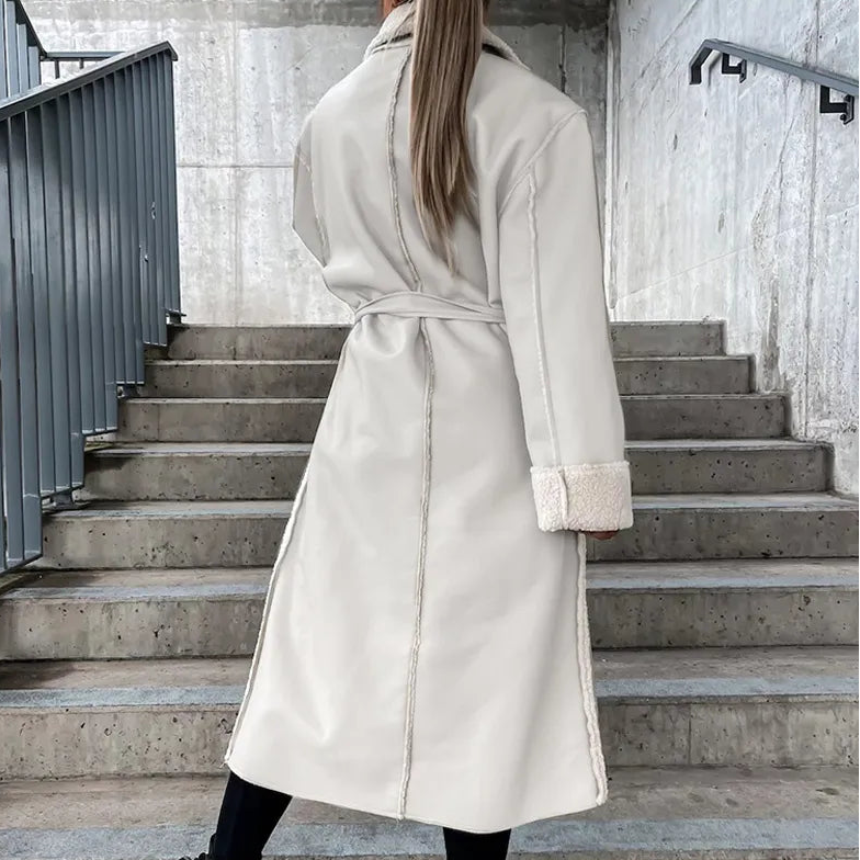 Lange Jas met Revers en Ceintuur – Elegant, Stijlvol & Tijdloos Design