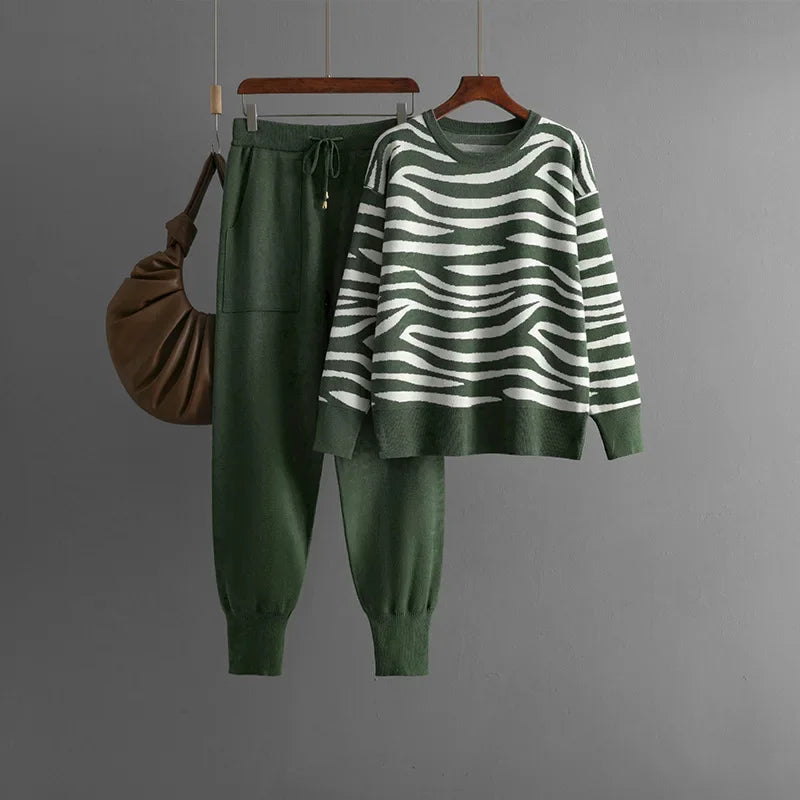 Knit Lounge Set – Comfortabele & Stijlvolle Loungewear met Zebra-Design