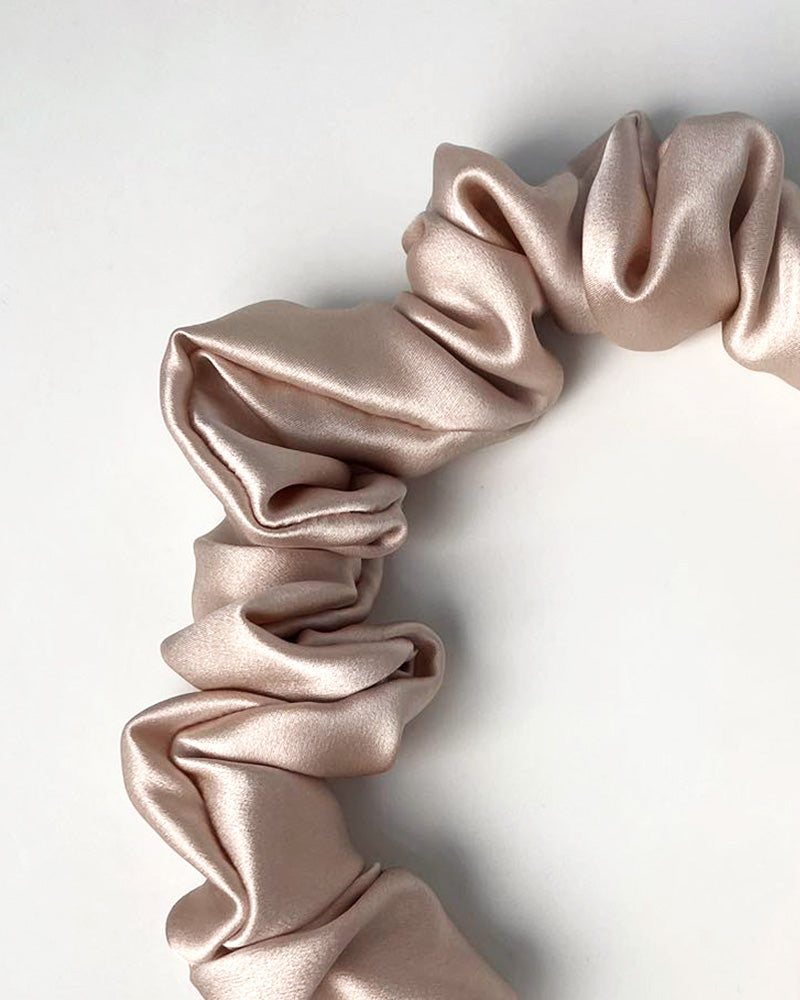 Zijde Plissé Haarband – Luxe Moerbeizijde Accessoire voor Stijl & Comfort