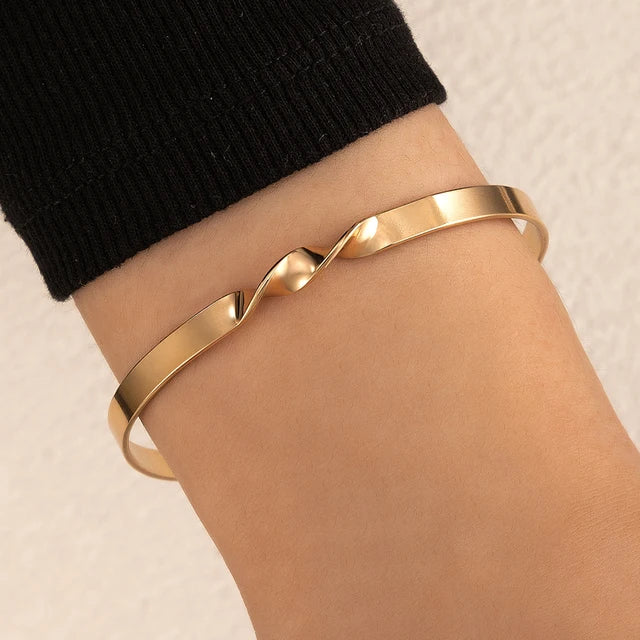 Goudkleurige Armband Dames – Minimalistisch & Verstelbaar Sieraad voor Dagelijks Gebruik