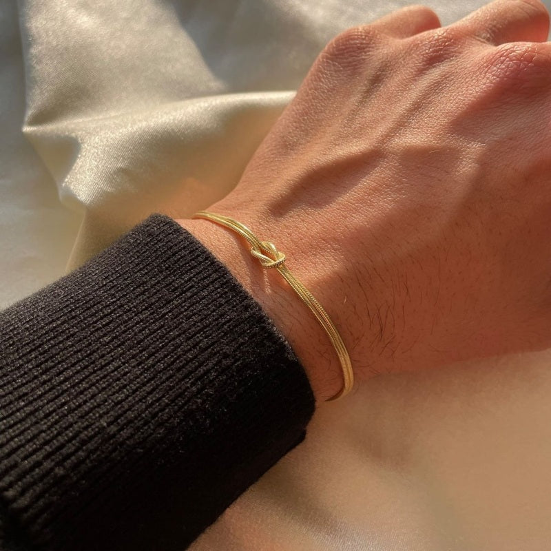 Elegante Liefdesknoop Armband – Symbool van Verbondenheid & Betekenisvol Cadeau voor Haar