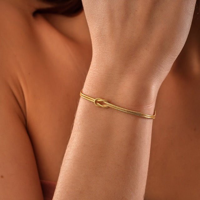 Elegante Liefdesknoop Armband – Symbool van Verbondenheid & Betekenisvol Cadeau voor Haar