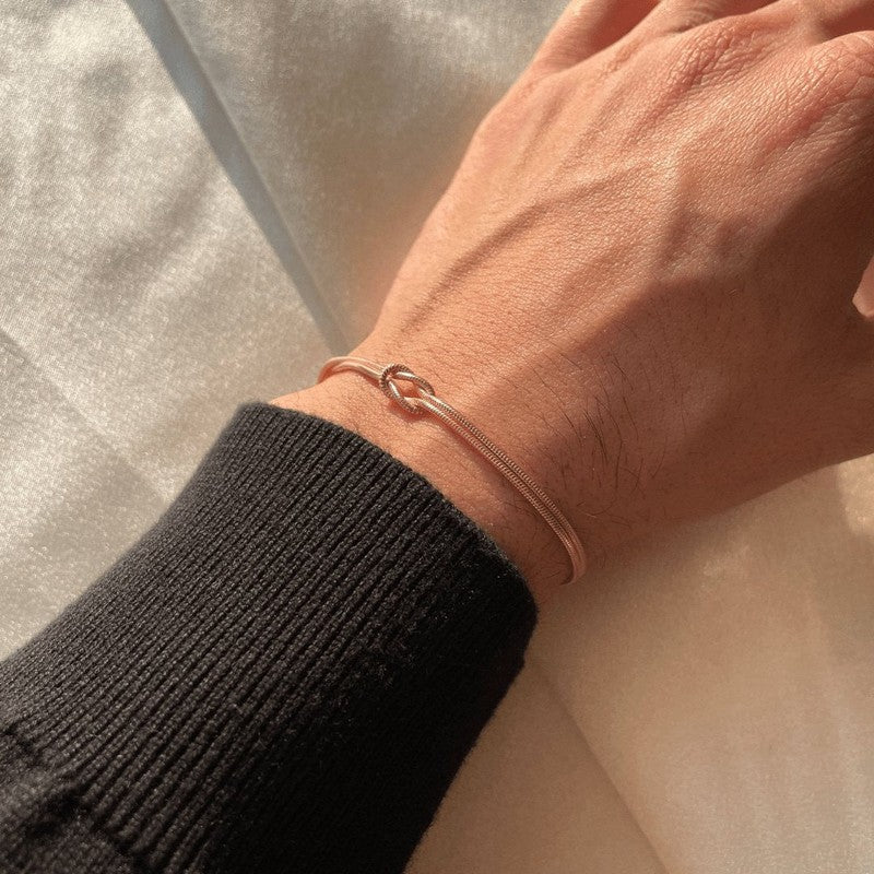 Elegante Liefdesknoop Armband – Symbool van Verbondenheid & Betekenisvol Cadeau voor Haar