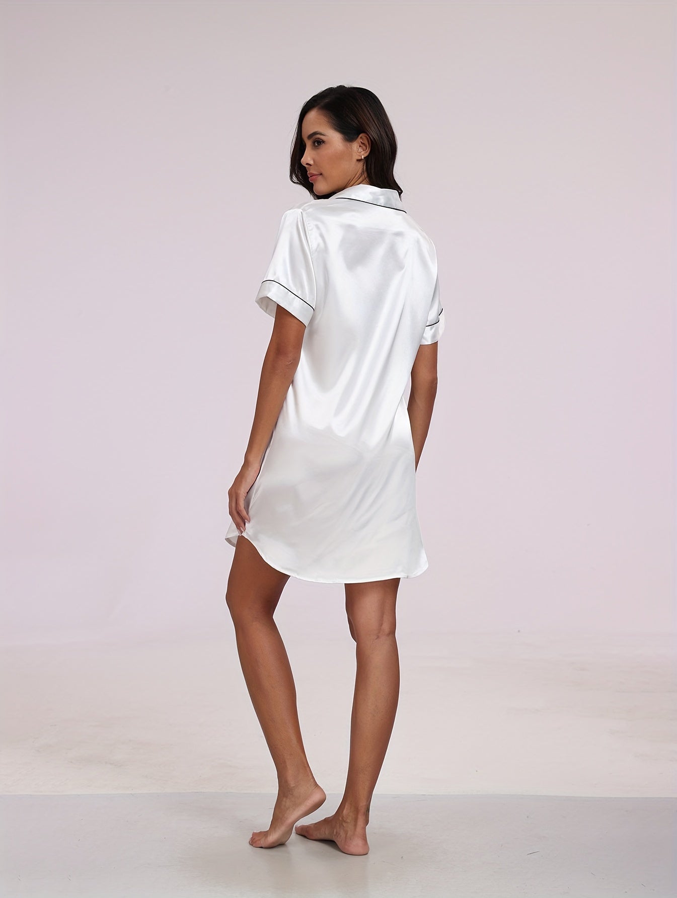 Luxe Zijde Nachtjapon voor Dames – Doorknoop met Reverskraag & Comfortabele Oversized Pasvorm