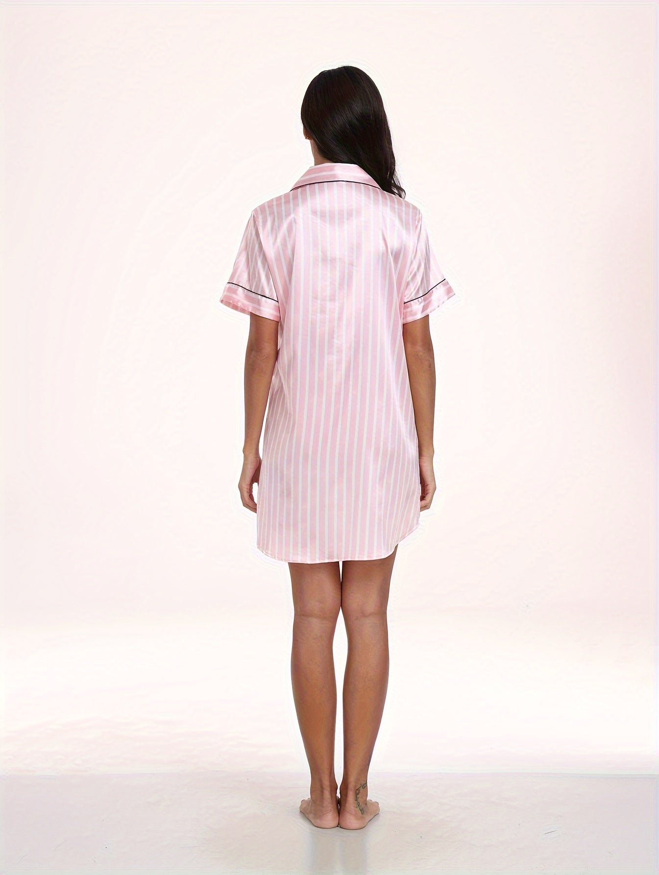 Luxe Zijde Nachtjapon voor Dames – Doorknoop met Reverskraag & Comfortabele Oversized Pasvorm