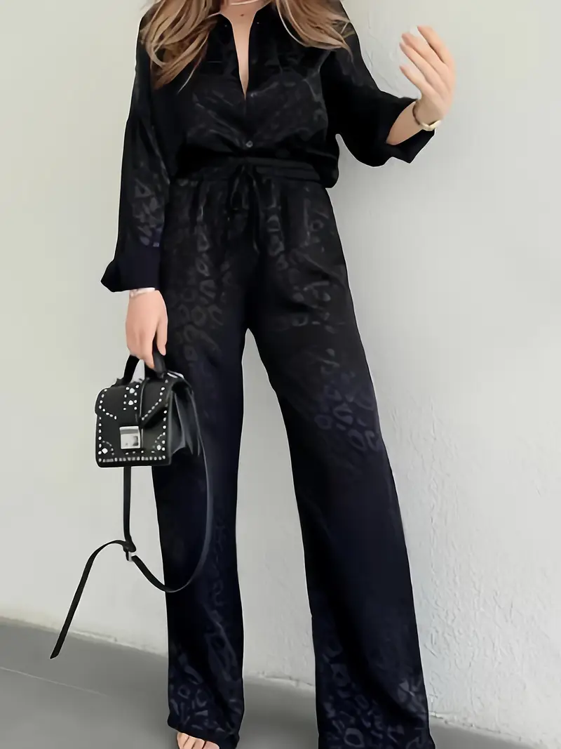 Elegante Satijnen Dames Pyjamaset – Blouse met Kraag & Wijde Pijpen Broek