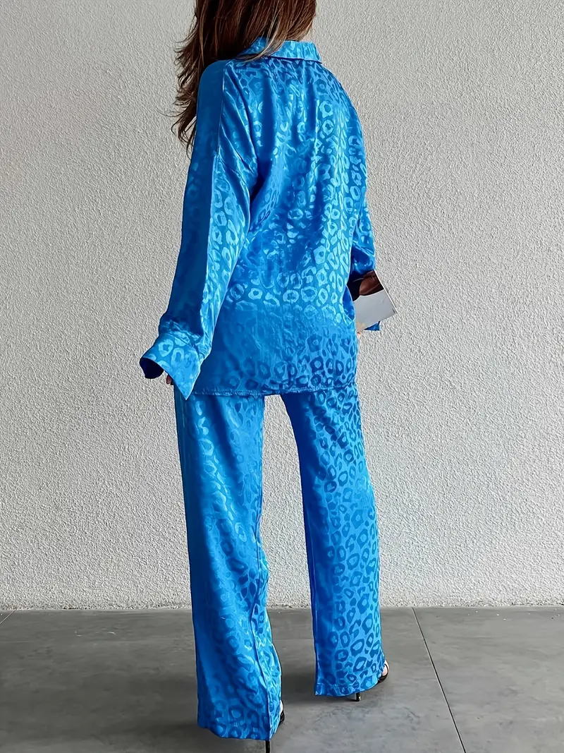 Elegante Satijnen Dames Pyjamaset – Blouse met Kraag & Wijde Pijpen Broek