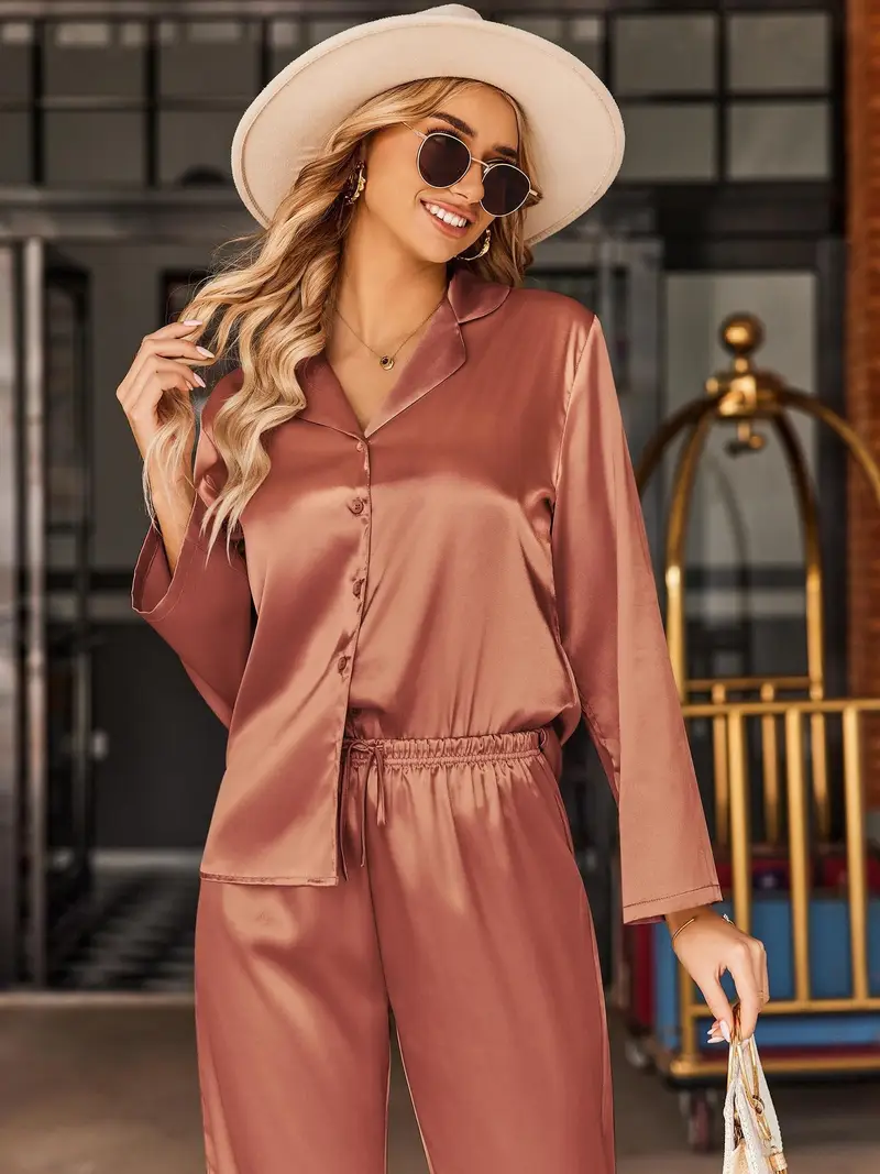 Zachte Satijnen Dames Pyjama Set – 2-Delige Loungewear met Lange Mouwen & Knoopsluiting