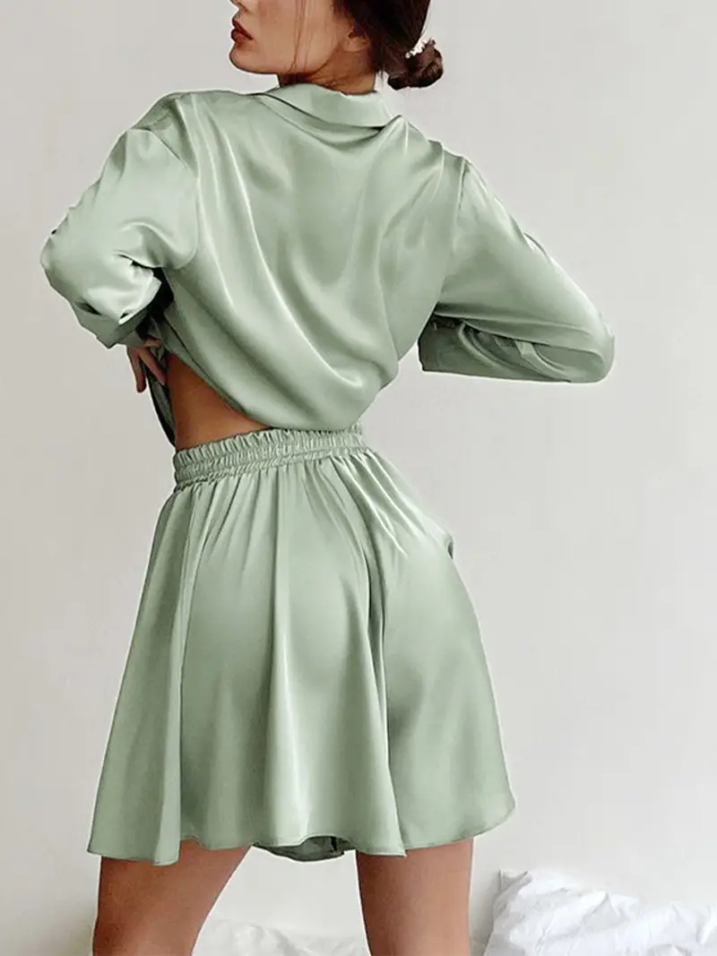 Luxe Satijnen Pyjama Set voor Dames – 2-Delige Loungewear met Lange Mouwen en Korte Broek