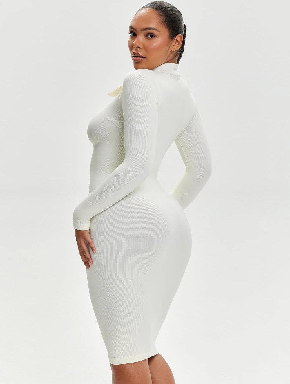 Shapewear Jurk met Kraag en Knoopdetails