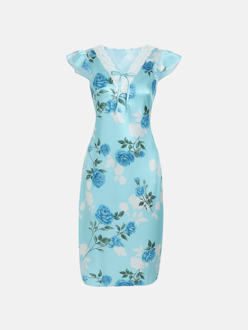 Zachte Satijnen Nachtjapon in Lichtblauw met Bloemen – Elegante V-Hals Zomerkleding voor Dames