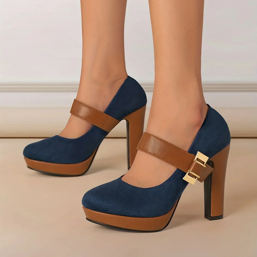 Modern Block Heel – Elegante Suède-Inspiratie met Goudkleurige Gesp en Ultiem Comfort