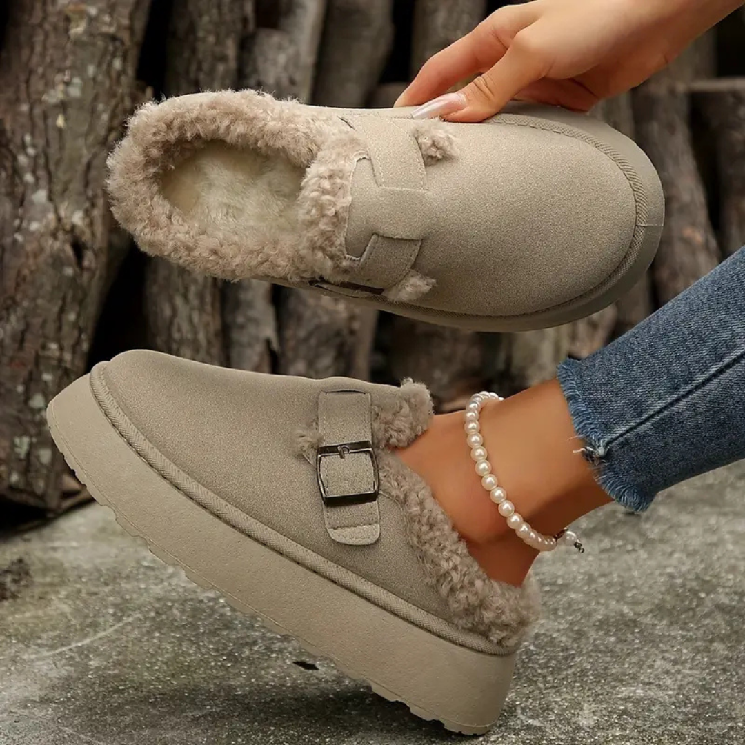 BuckleBouclé Slippers – Luxe Dames Slippers met Gesp en Zachte Bouclé Voering