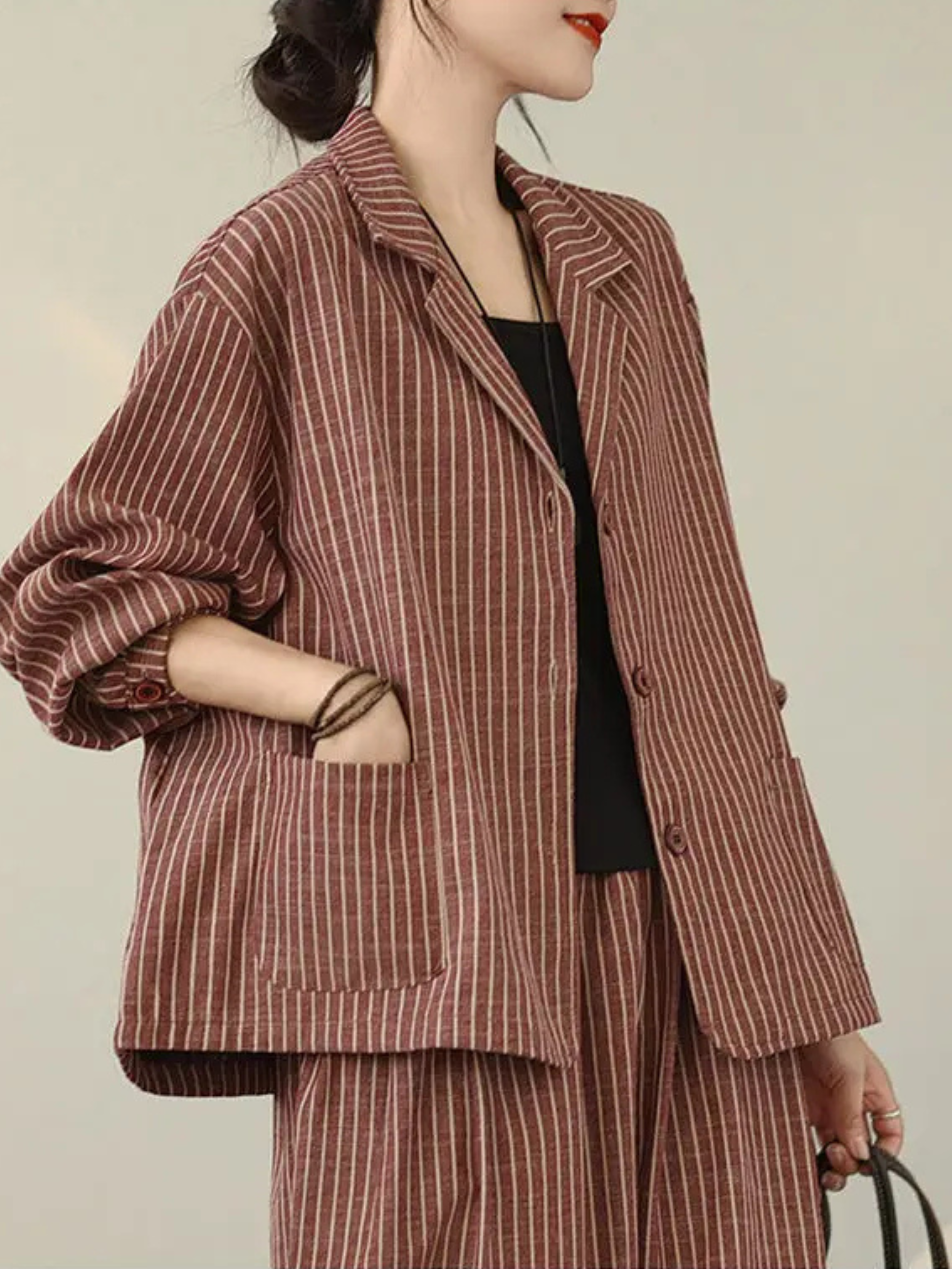 Stijlvolle Tweedelige Pinstripe Blazer & Wijd-Pijp Broek Set – Lichtgewicht Linnenmix voor Moeiteloze Dagelijkse Elegant