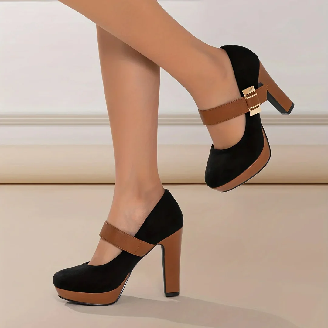 Modern Block Heel – Elegante Suède-Inspiratie met Goudkleurige Gesp en Ultiem Comfort