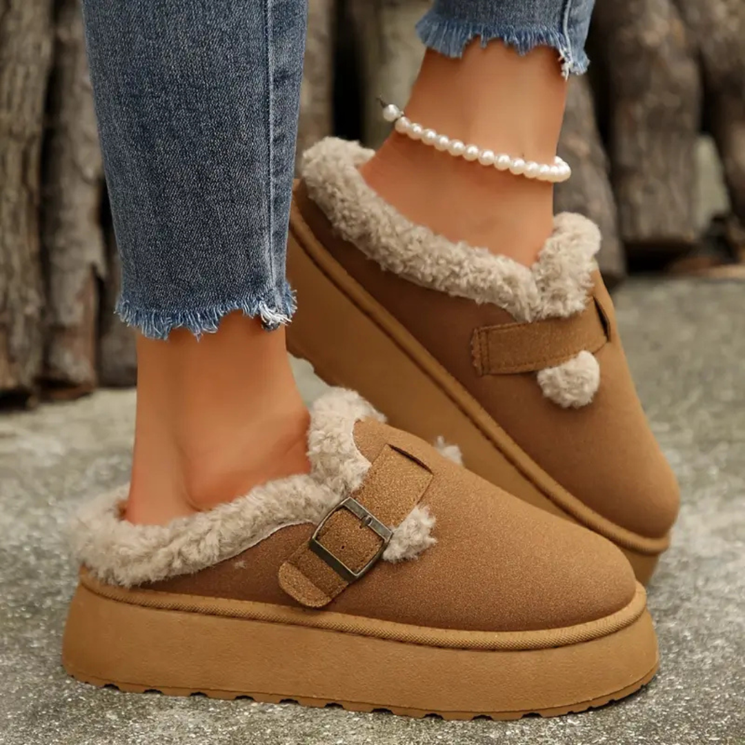 BuckleBouclé Slippers – Luxe Dames Slippers met Gesp en Zachte Bouclé Voering