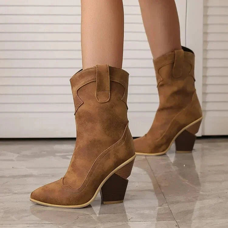 Westerse Bootie – Leren Dameslaars met Spitse Neus & Blokhak