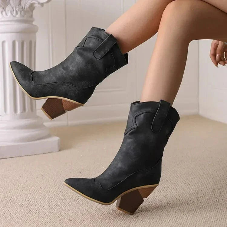 Westerse Bootie – Leren Dameslaars met Spitse Neus & Blokhak