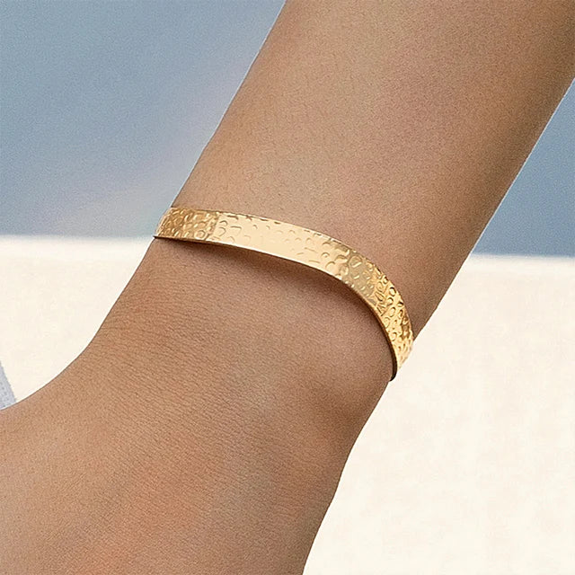 Goudkleurige Armband Dames – Minimalistisch & Verstelbaar Sieraad voor Dagelijks Gebruik