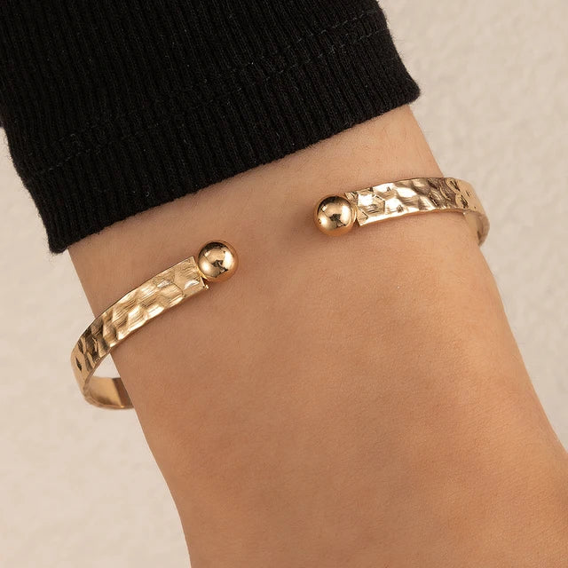 Goudkleurige Armband Dames – Minimalistisch & Verstelbaar Sieraad voor Dagelijks Gebruik