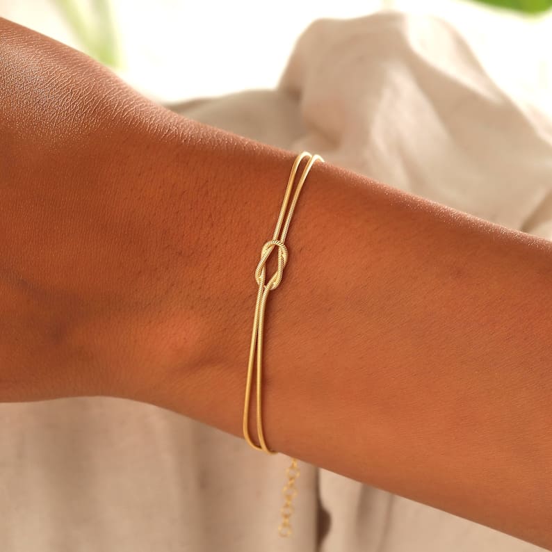 Elegante Liefdesknoop Armband – Symbool van Verbondenheid & Betekenisvol Cadeau voor Haar