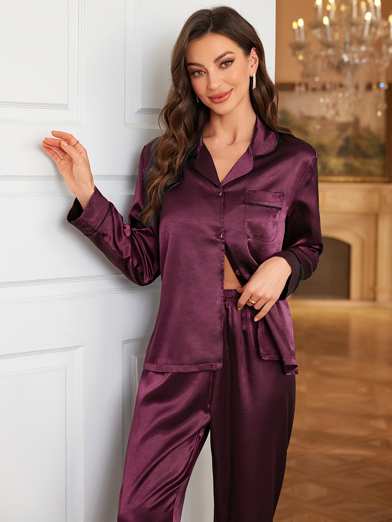 Satijnen Pyjamaset met Lange Mouwen – Effen Kleur, Open Kraag & Knopen